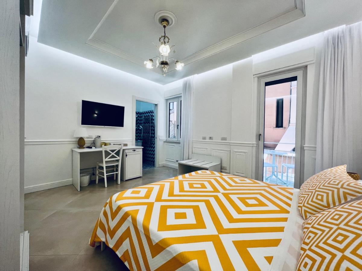 Palazzo Mauro Sorrento Luxury Rooms Bagian luar foto