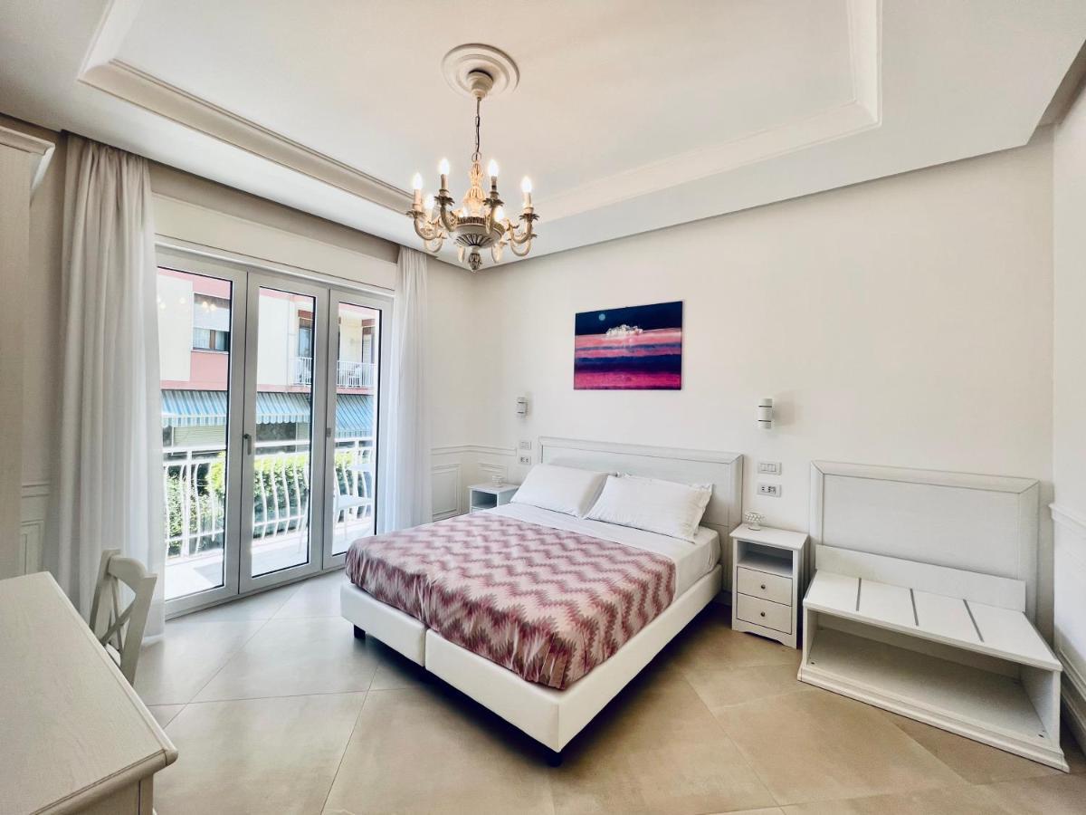 Palazzo Mauro Sorrento Luxury Rooms Bagian luar foto