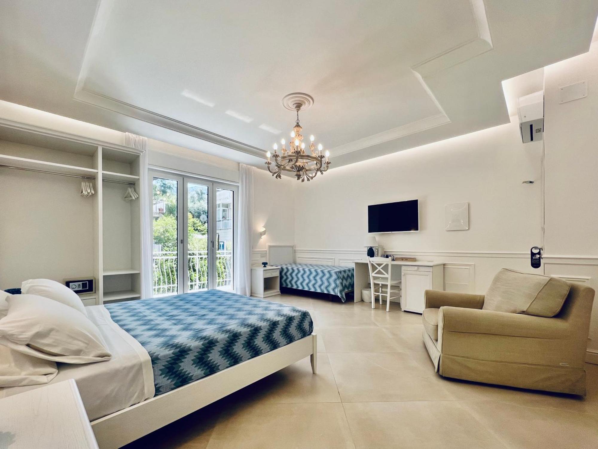 Palazzo Mauro Sorrento Luxury Rooms Bagian luar foto